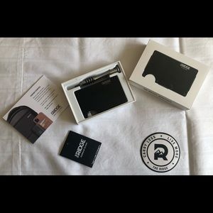 The RIDGE Wallet with Money Clip